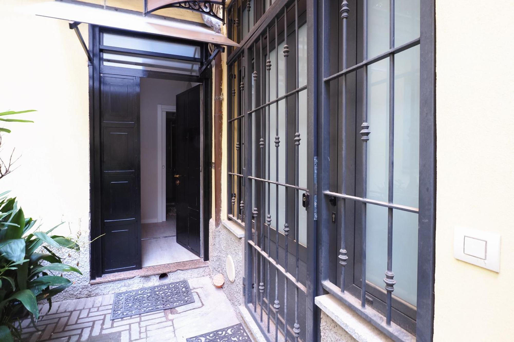 Appartement Delizioso Tra Navigli E Mm Sant'agostino Milan